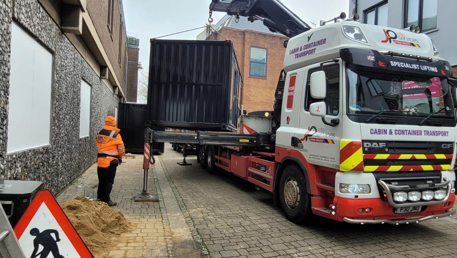 Crane lorry hire Liverpool city centre lift